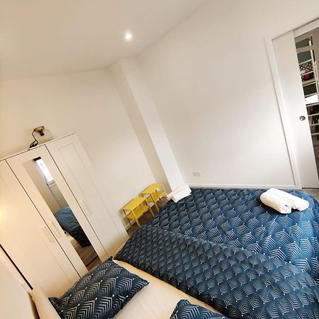 Loft Chic Avec Mezzanine Contemporaine Lejlighed Vénissieux Eksteriør billede