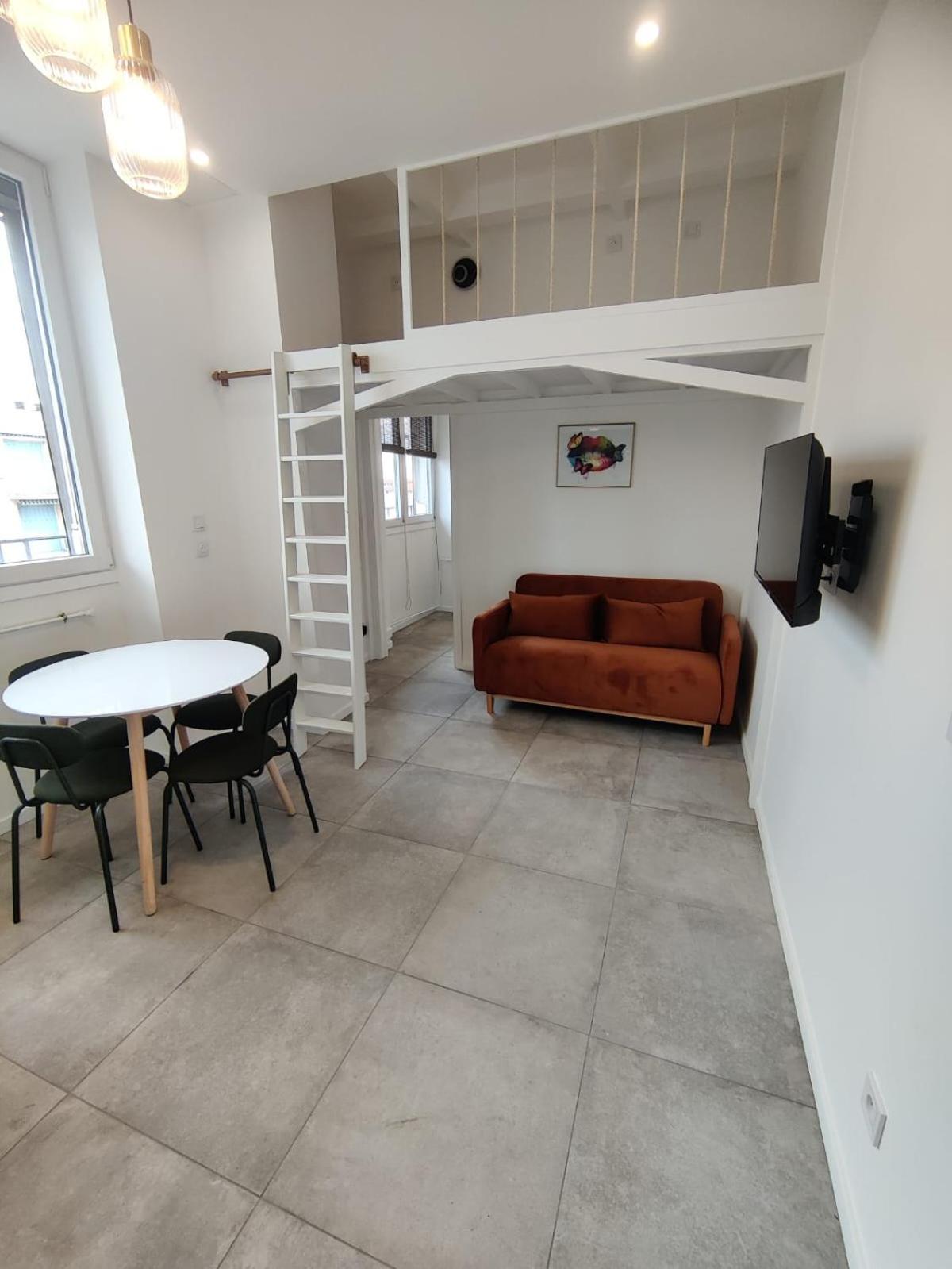 Loft Chic Avec Mezzanine Contemporaine Lejlighed Vénissieux Eksteriør billede